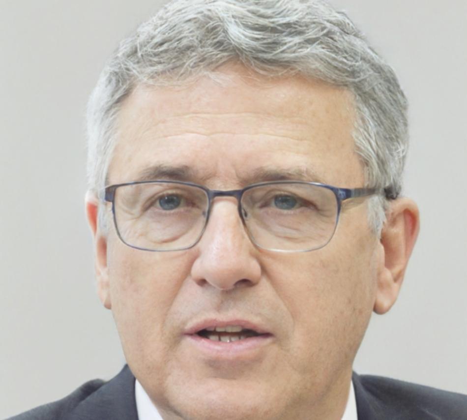 Instructor Aurelio Mendizábal